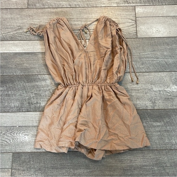 Boutique Brand Size Small Open Back Romper. - Picture 3 of 6